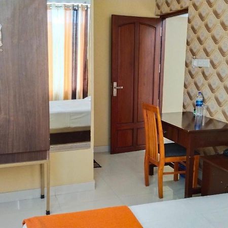 Hotel Falcon Thiruvananthapuram ภายนอก รูปภาพ