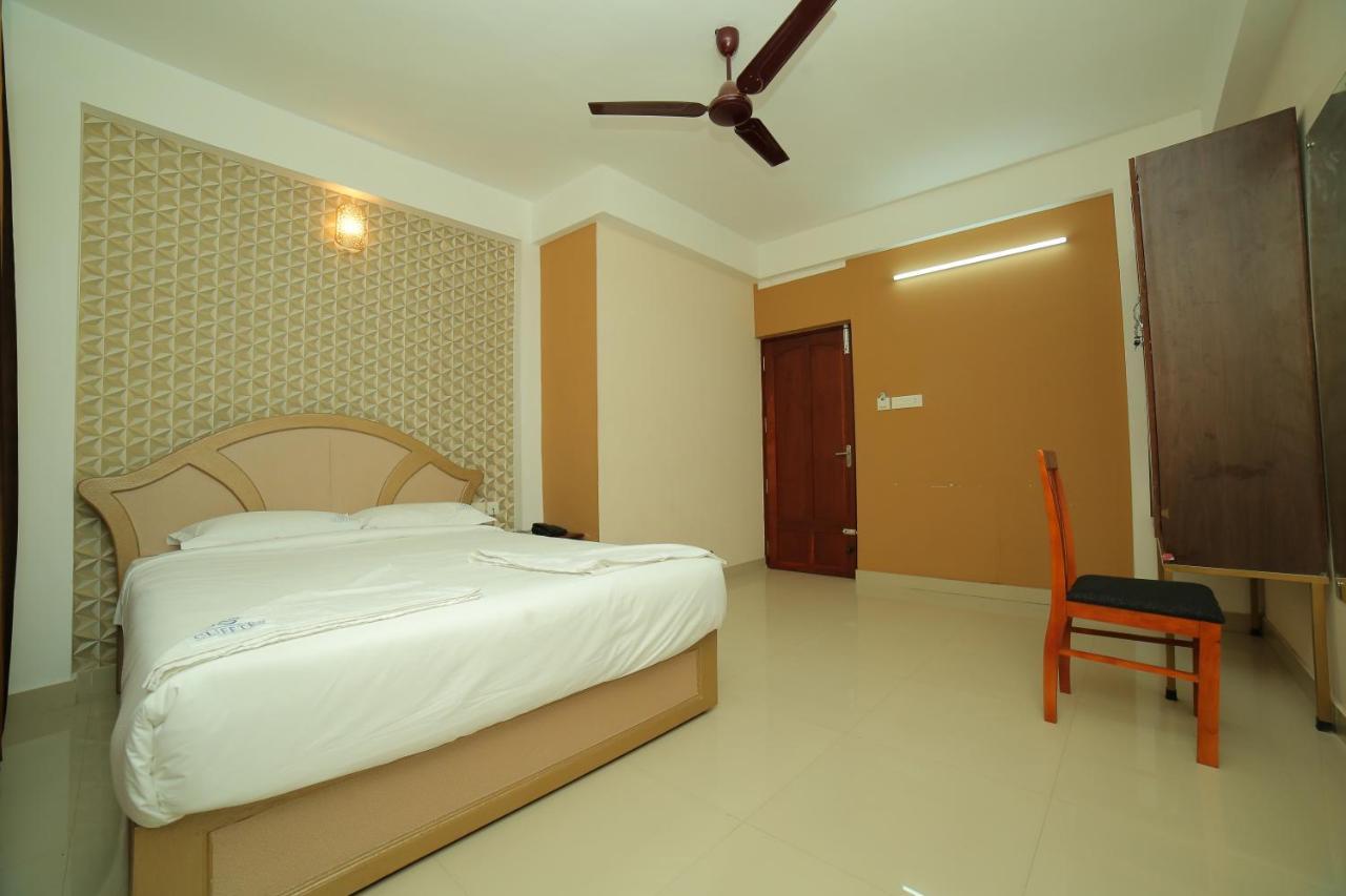 Hotel Falcon Thiruvananthapuram ภายนอก รูปภาพ