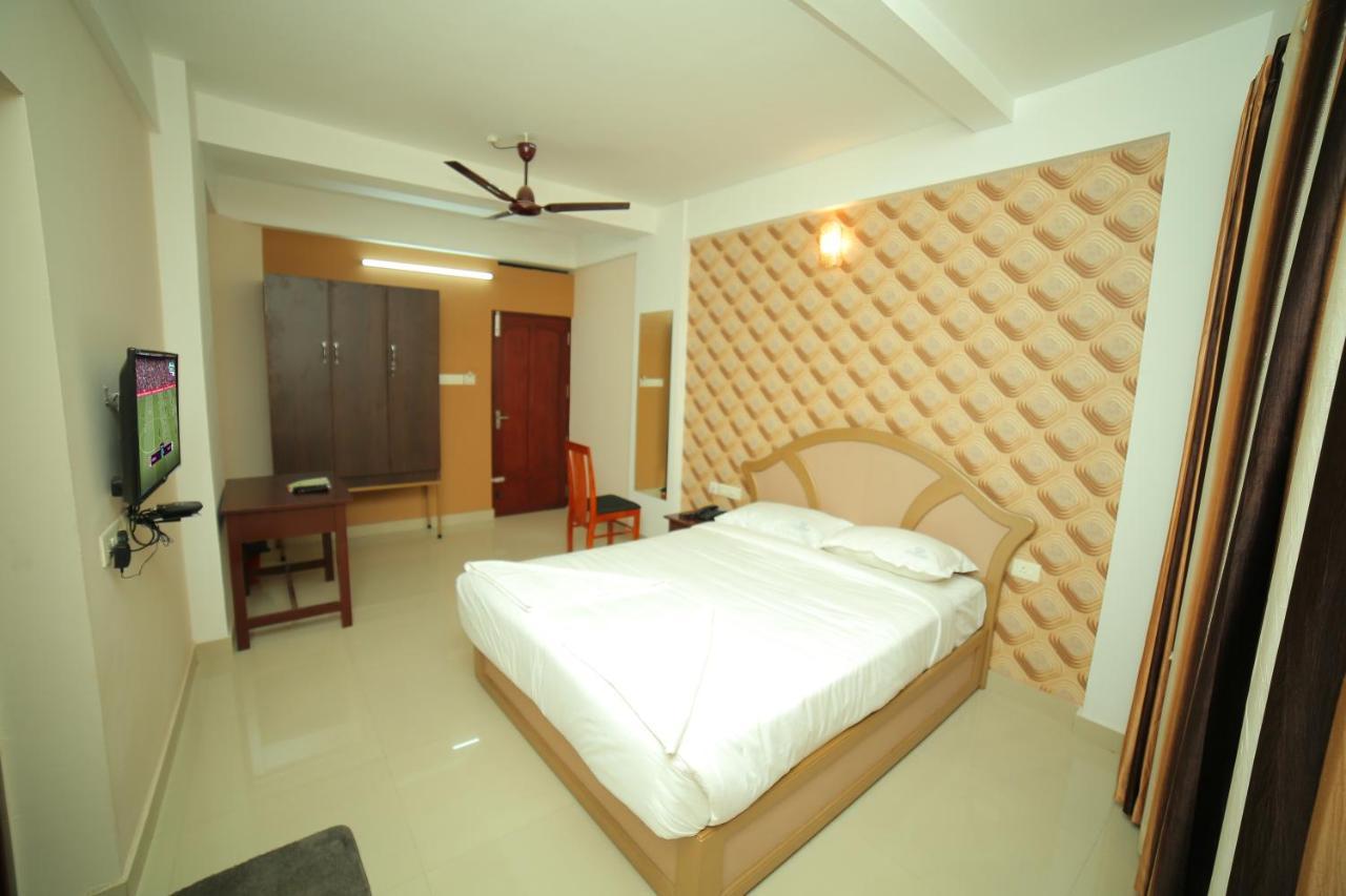 Hotel Falcon Thiruvananthapuram ภายนอก รูปภาพ