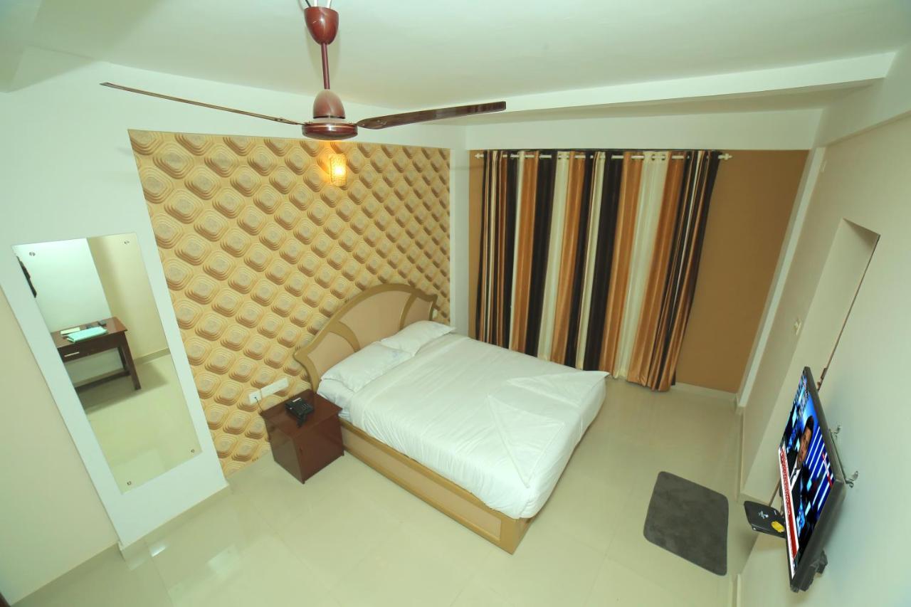 Hotel Falcon Thiruvananthapuram ภายนอก รูปภาพ