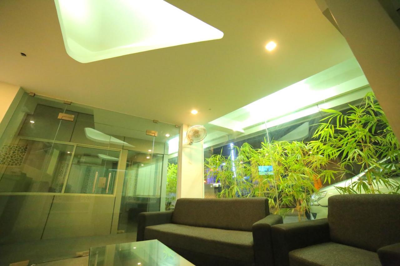 Hotel Falcon Thiruvananthapuram ภายนอก รูปภาพ