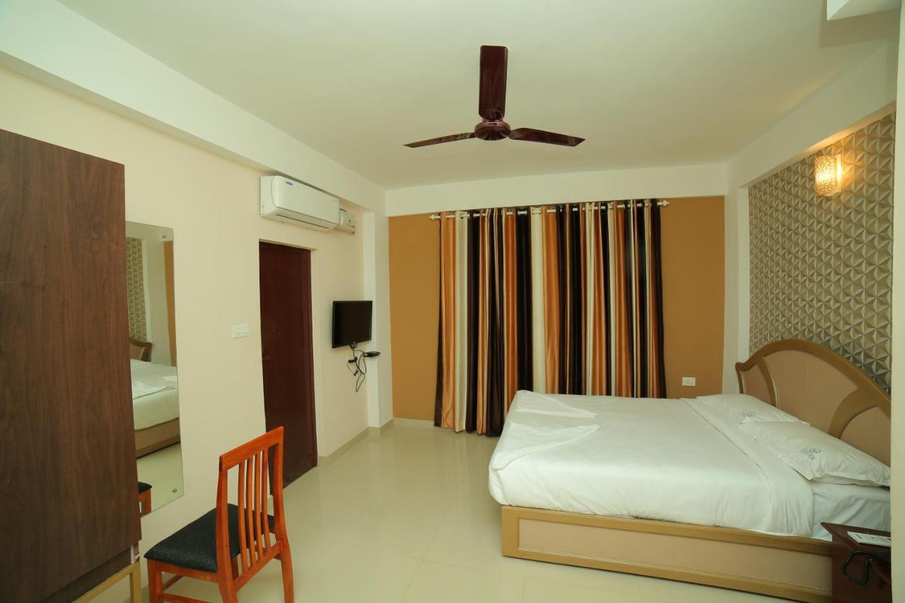 Hotel Falcon Thiruvananthapuram ภายนอก รูปภาพ