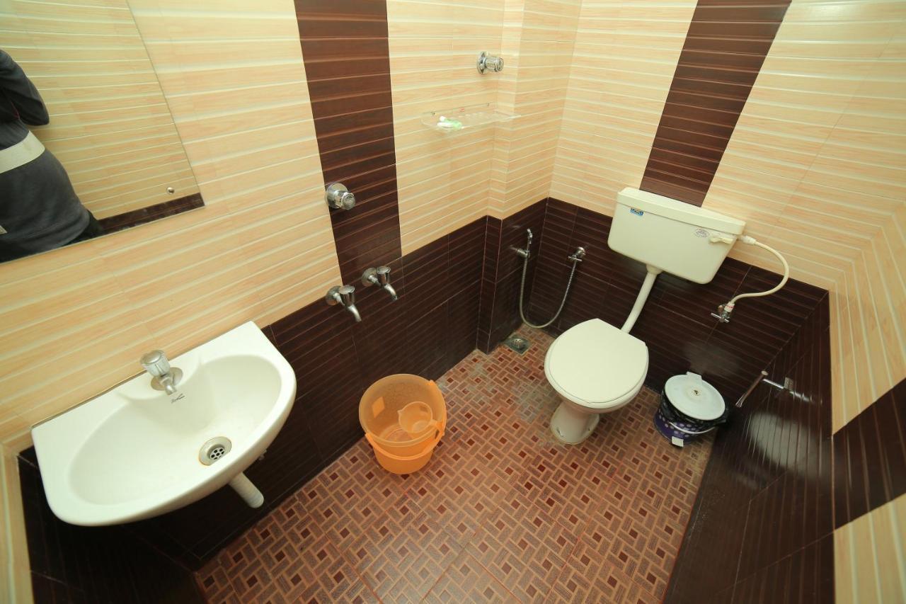 Hotel Falcon Thiruvananthapuram ภายนอก รูปภาพ