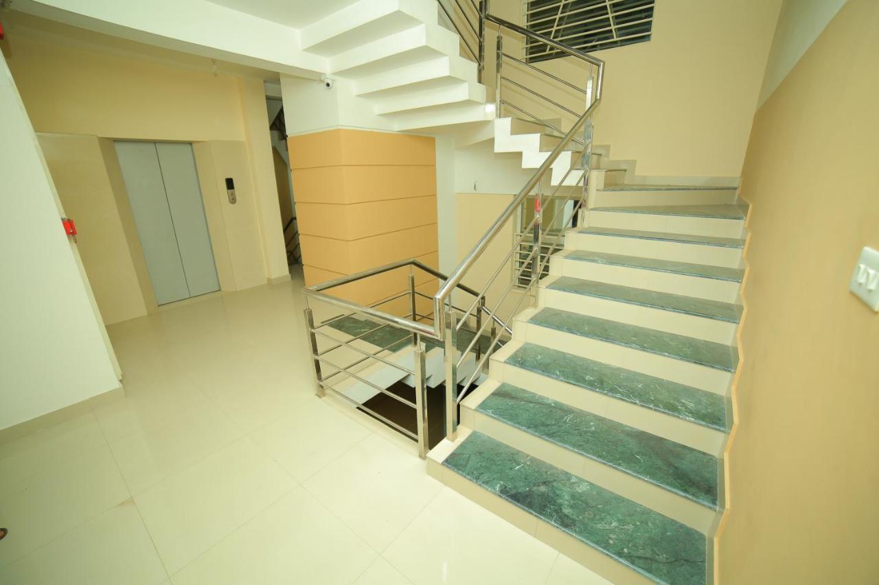 Hotel Falcon Thiruvananthapuram ภายนอก รูปภาพ