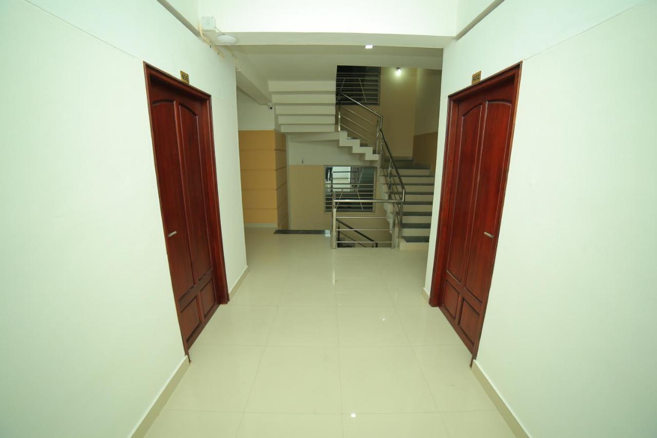 Hotel Falcon Thiruvananthapuram ภายนอก รูปภาพ