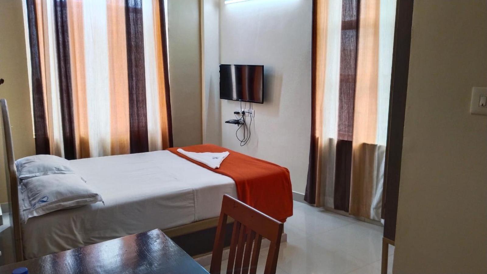 Hotel Falcon Thiruvananthapuram ภายนอก รูปภาพ